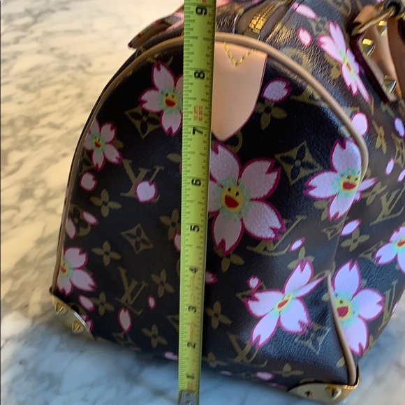 Replica !! Not real .    Purse . Bag . - Picture 6 of 8